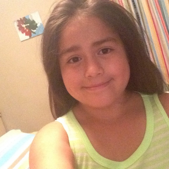 Meet your Posher, Itzel - Picture 1 of 1